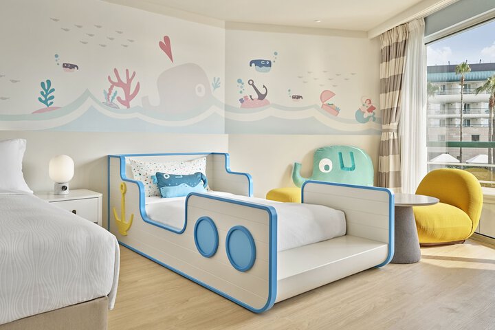 Room 8 of 74