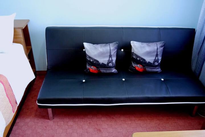 Room 12 of 32