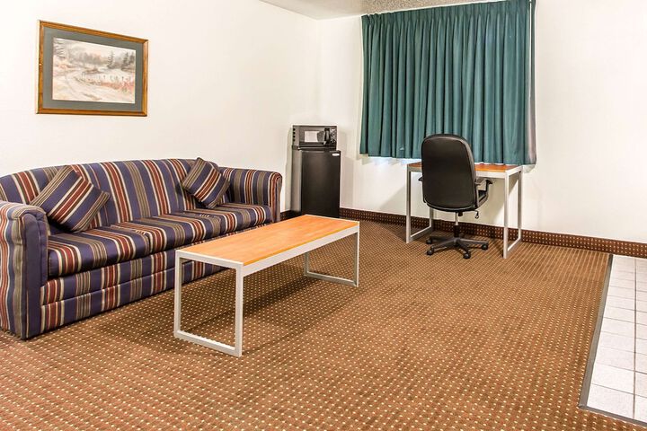 Room 27 of 62