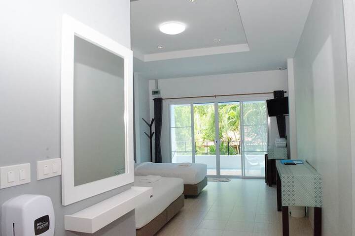 Room 4 of 35
