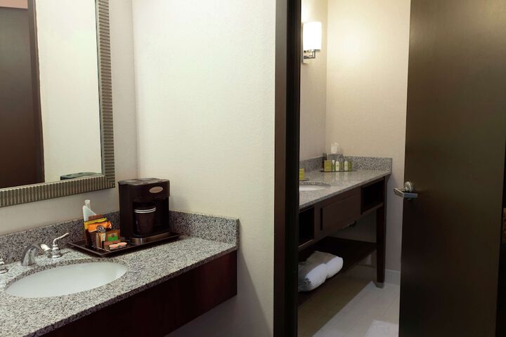 Room 43 of 63