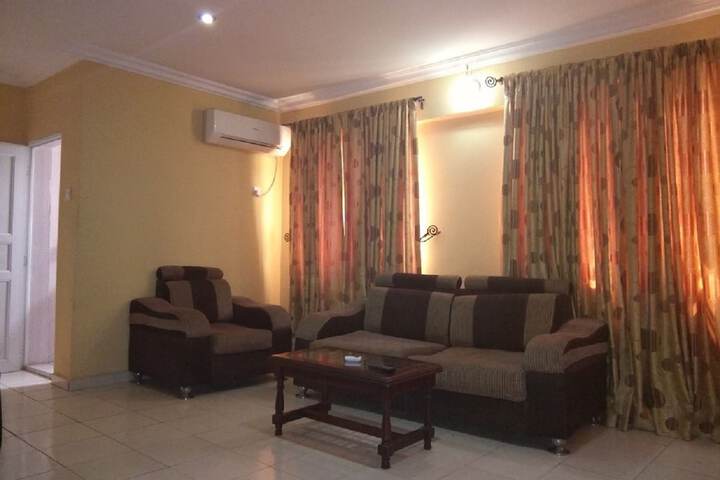 Room 4 of 16