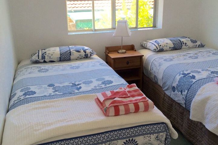 Room 4 of 12