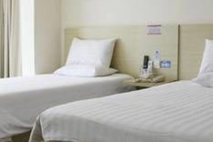 Room 5 of 23