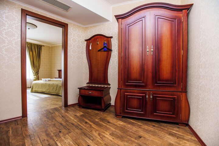 Room 30 of 97