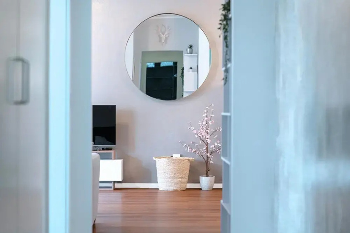 Stylish Open 1BR Apt in Cents w Balcony