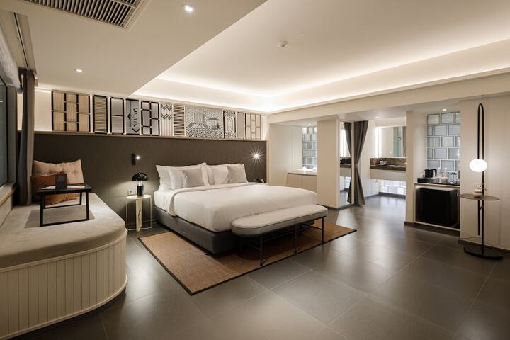 Room 3 of 66