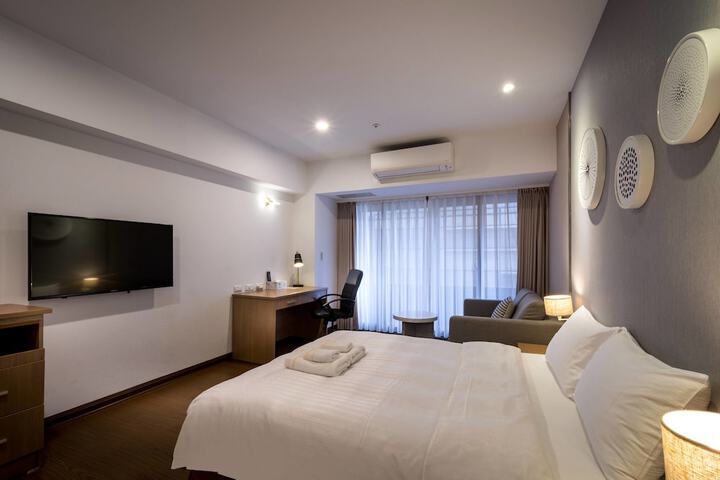 Room 5 of 94