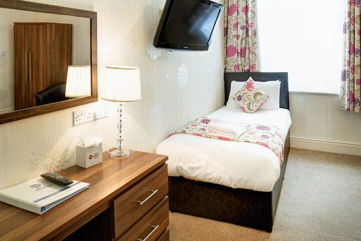 Room 42 of 118