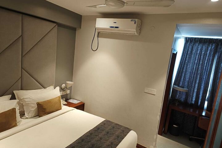 Room 10 of 23