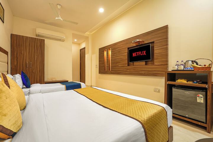 Room 30 of 80