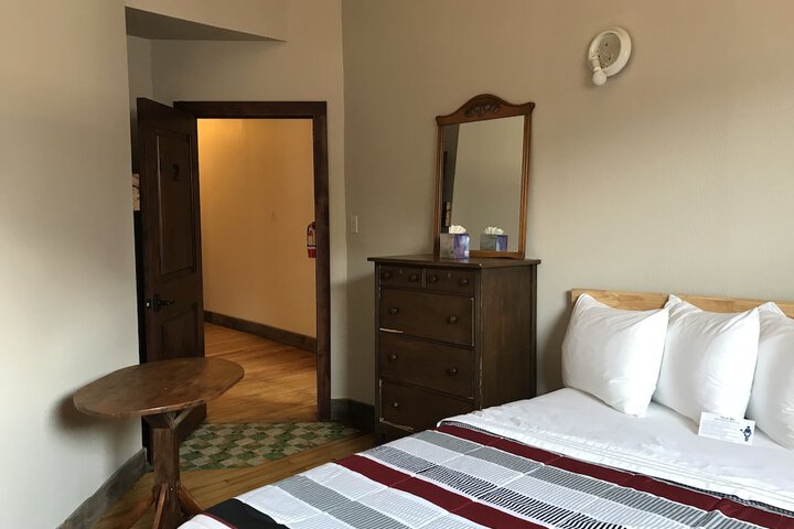 Room 12 of 68