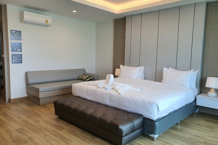 Room 3 of 30