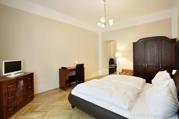 guest_rooms
