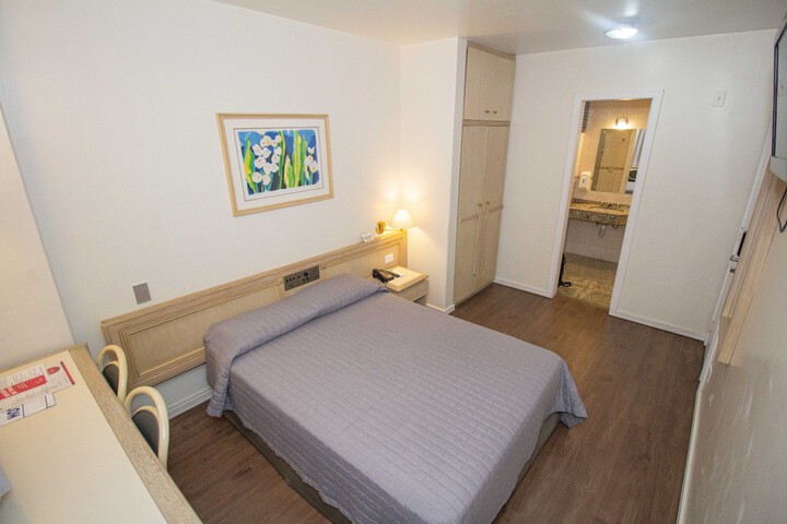 Room 10 of 110
