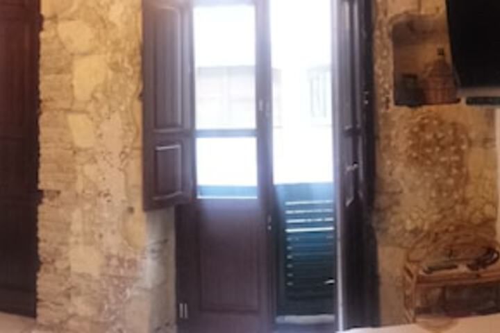 Room 7 of 42