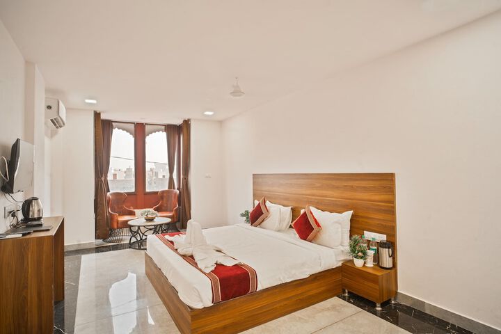 Room 3 of 18