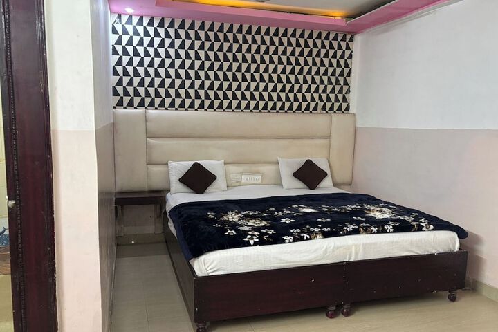 Room 6 of 39