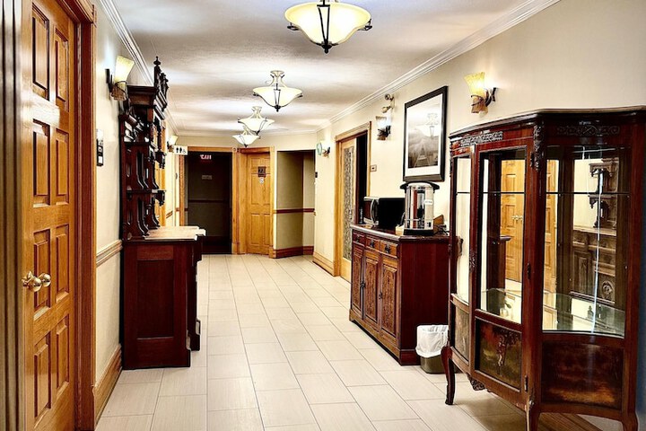 Guest Lobby
