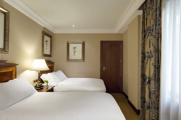 Room 12 of 156