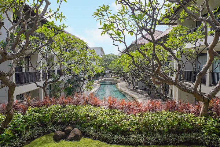 Hotel Pool