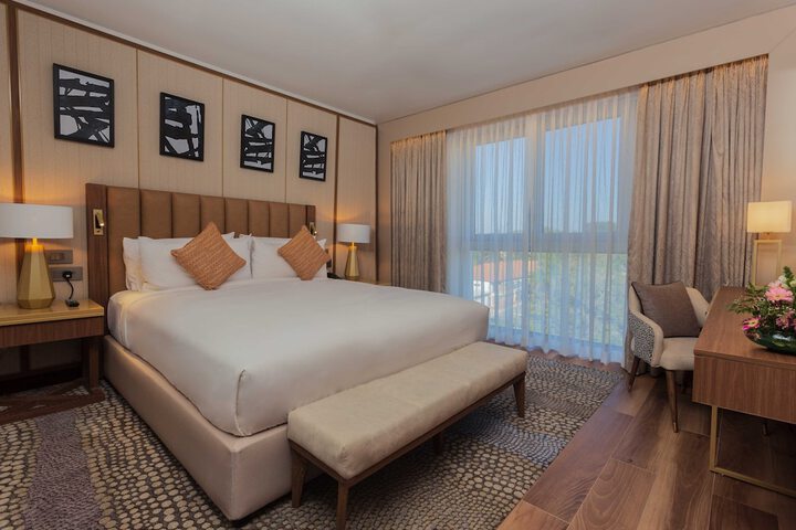 Room 3 of 80