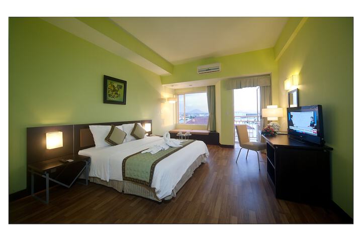 Room 15 of 127