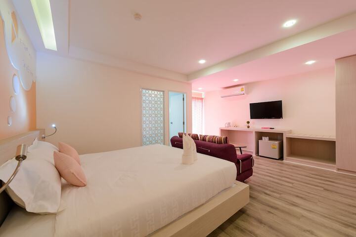 Room 2 of 144