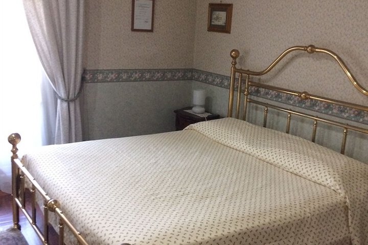 Room 9 of 29