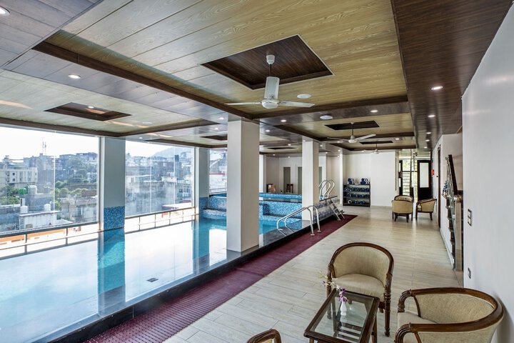 Pool 51 of 109