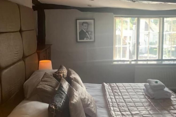Room 3 of 17