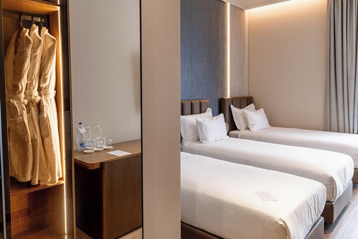 Room 78 of 176