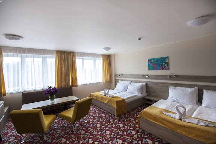 Room 14 of 40