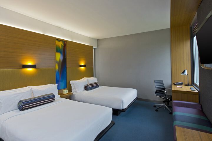 Room 6 of 39