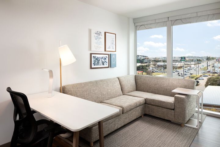 Room 22 of 38