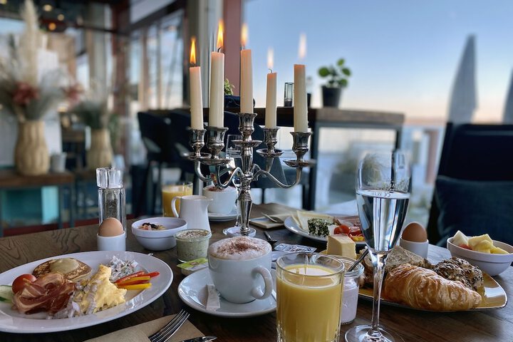 Breakfast/Coffee Service 72 of 86