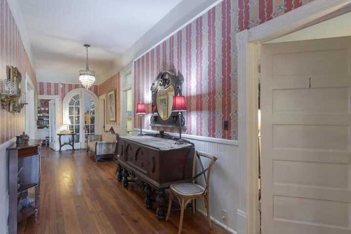 Ballroom/Hall 39 of 65