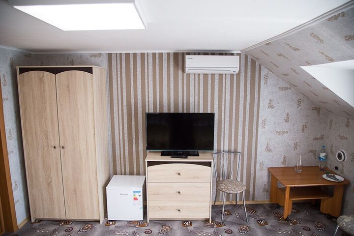 Room 15 of 69