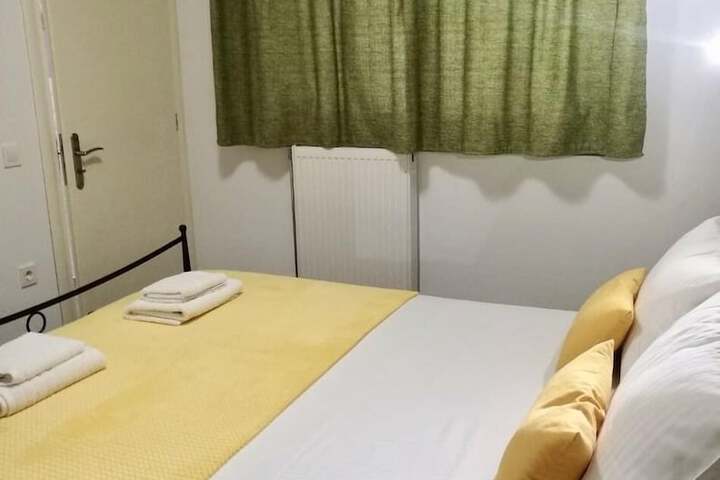 Room 3 of 104