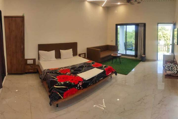 Room 6 of 66