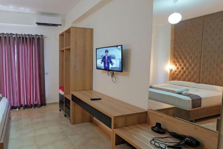 Room 4 of 48