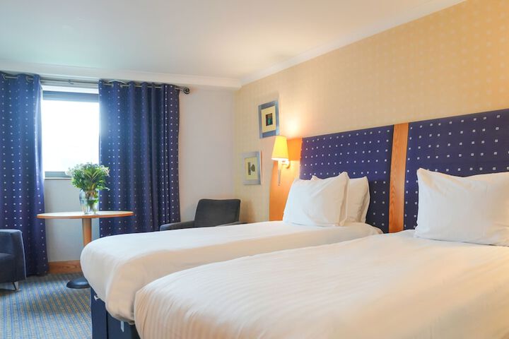 Room 15 of 120