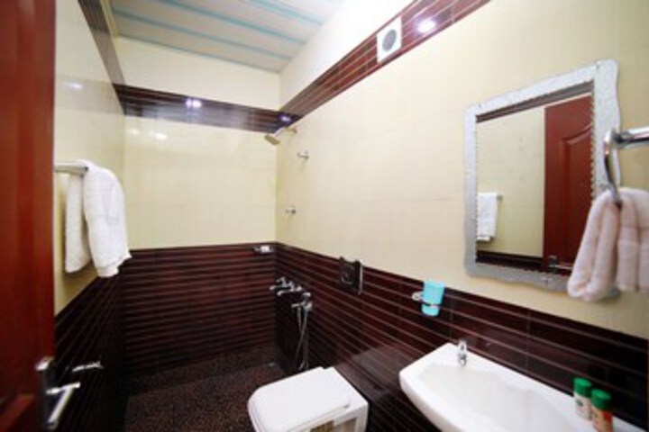 Room 2 of 23