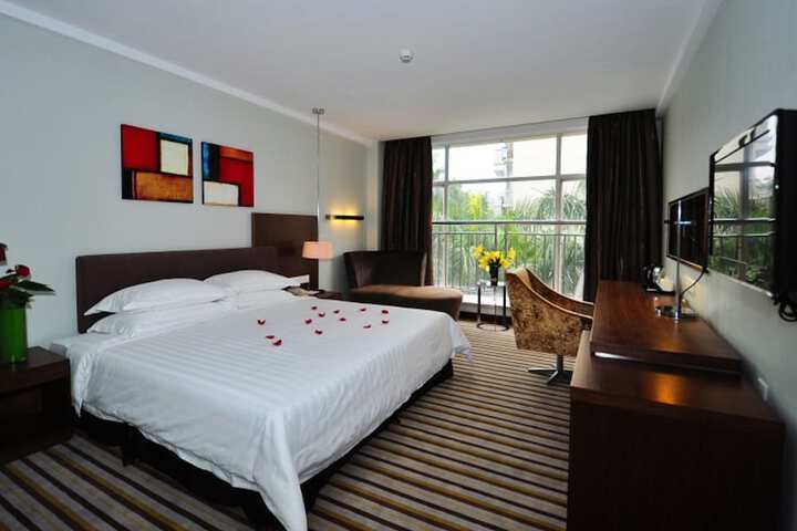 Room 12 of 17