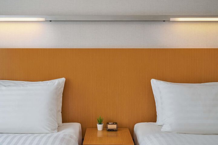 Room 8 of 92