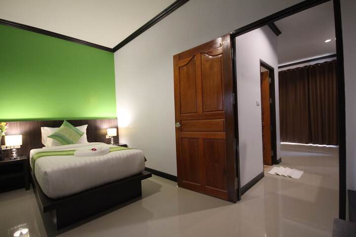 Room 2 of 79