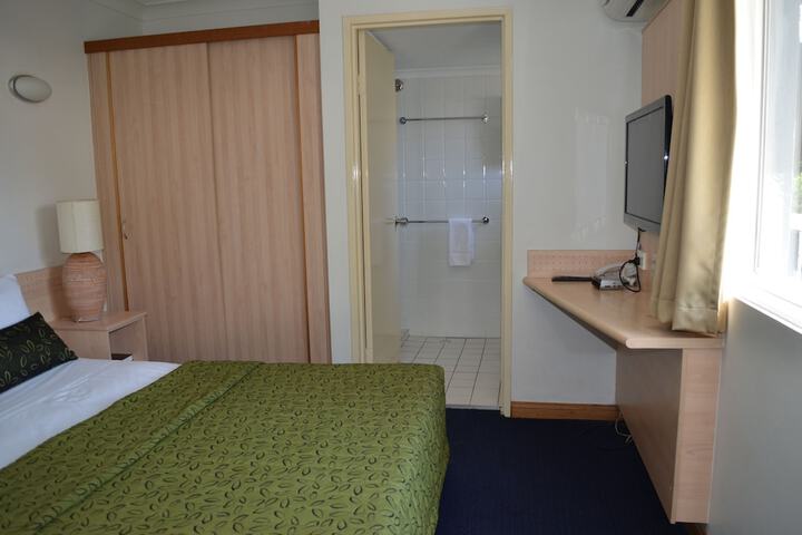 Room 6 of 51