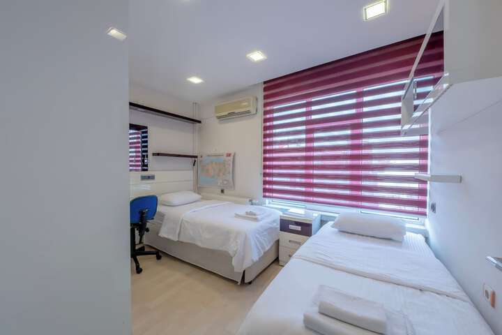 Room 35 of 271
