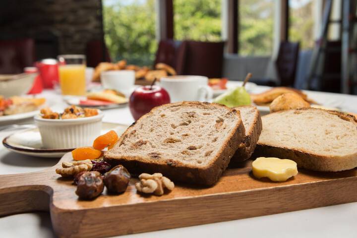 Breakfast/Coffee Service 175 of 210