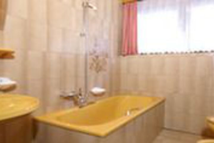 Room 5 of 48